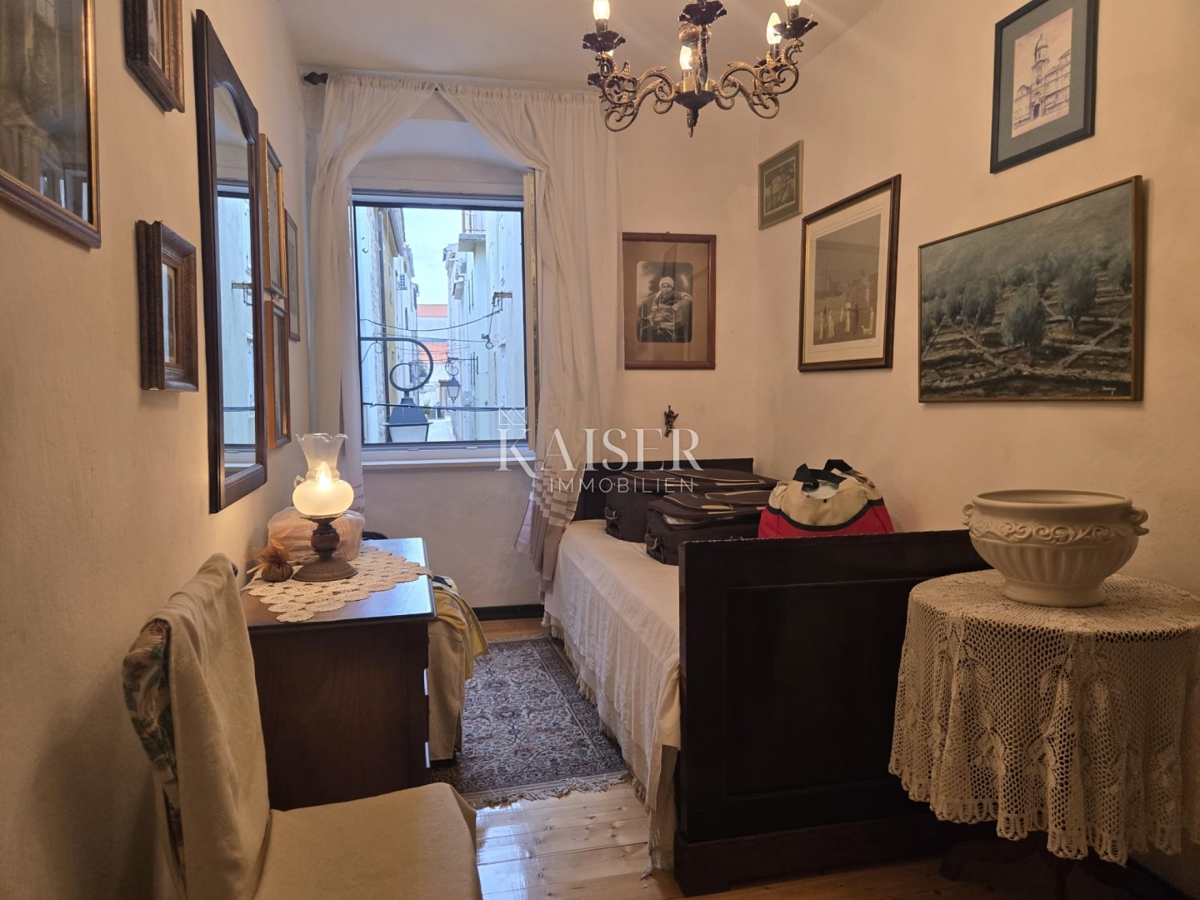 Zara, Pag - casa in pietra nel cuore di Pag vicino alla piazza, a pochi passi dalla spiaggia sabbiosa