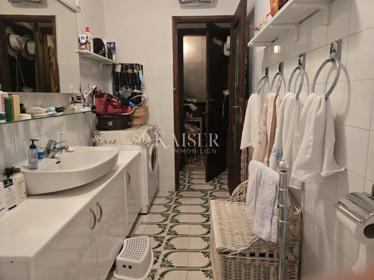 Zara, Pag - casa in pietra nel cuore di Pag vicino alla piazza, a pochi passi dalla spiaggia sabbiosa