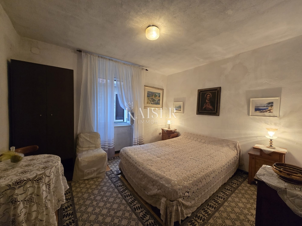 Zara, Pag - casa in pietra nel cuore di Pag vicino alla piazza, a pochi passi dalla spiaggia sabbiosa