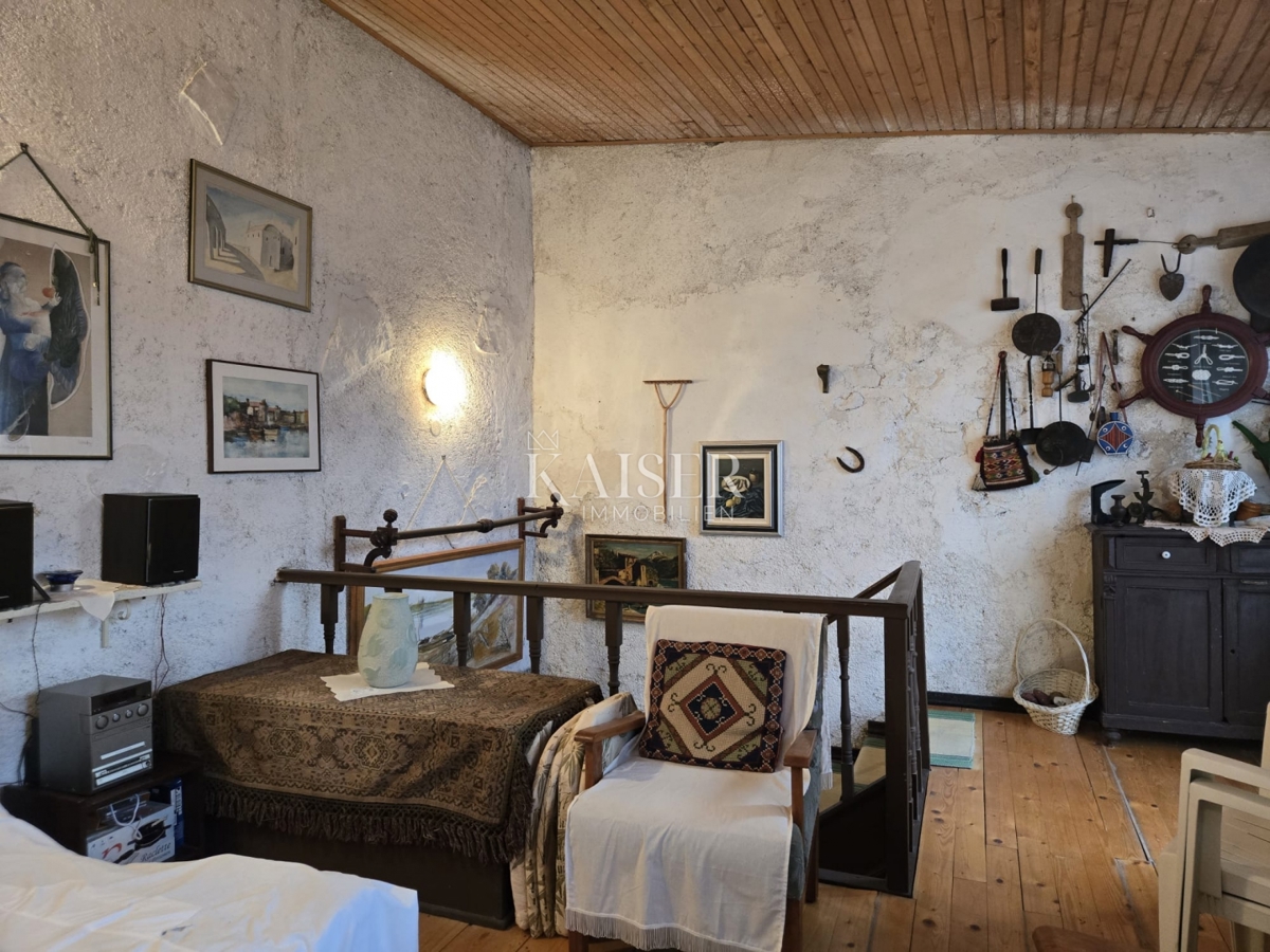 Zara, Pag - casa in pietra nel cuore di Pag vicino alla piazza, a pochi passi dalla spiaggia sabbiosa