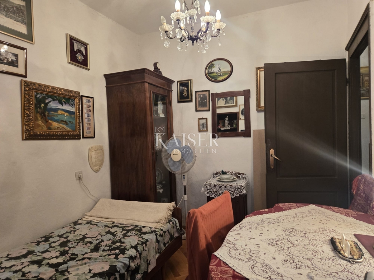 Zara, Pag - casa in pietra nel cuore di Pag vicino alla piazza, a pochi passi dalla spiaggia sabbiosa