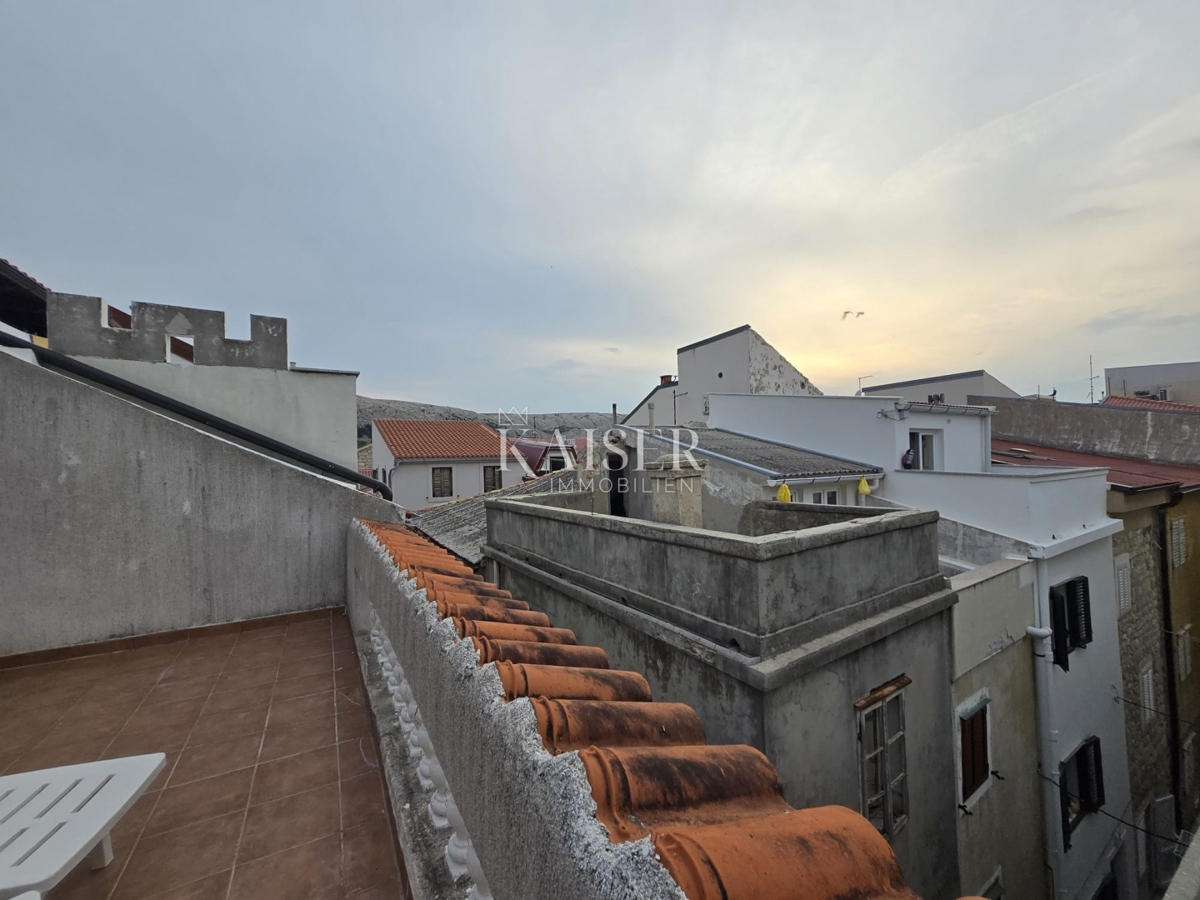 Zara, Pag - casa in pietra nel cuore di Pag vicino alla piazza, a pochi passi dalla spiaggia sabbiosa