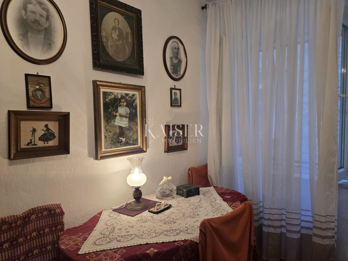 Zara, Pag - casa in pietra nel cuore di Pag vicino alla piazza, a pochi passi dalla spiaggia sabbiosa