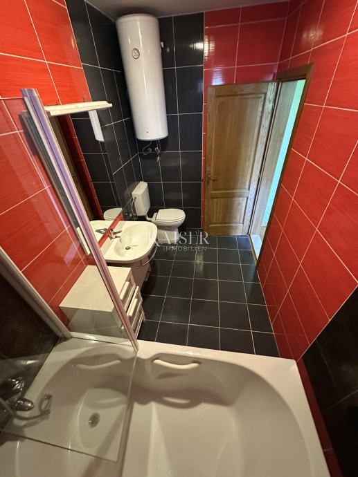 Istria, Buie, Kaštel, appartamento 104 m2 in posizione ricercata