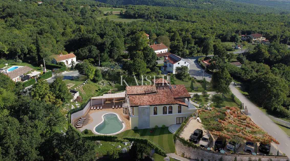 Istria - Laurana, hotel con 12 camere, wellness, spa in fase di completamento