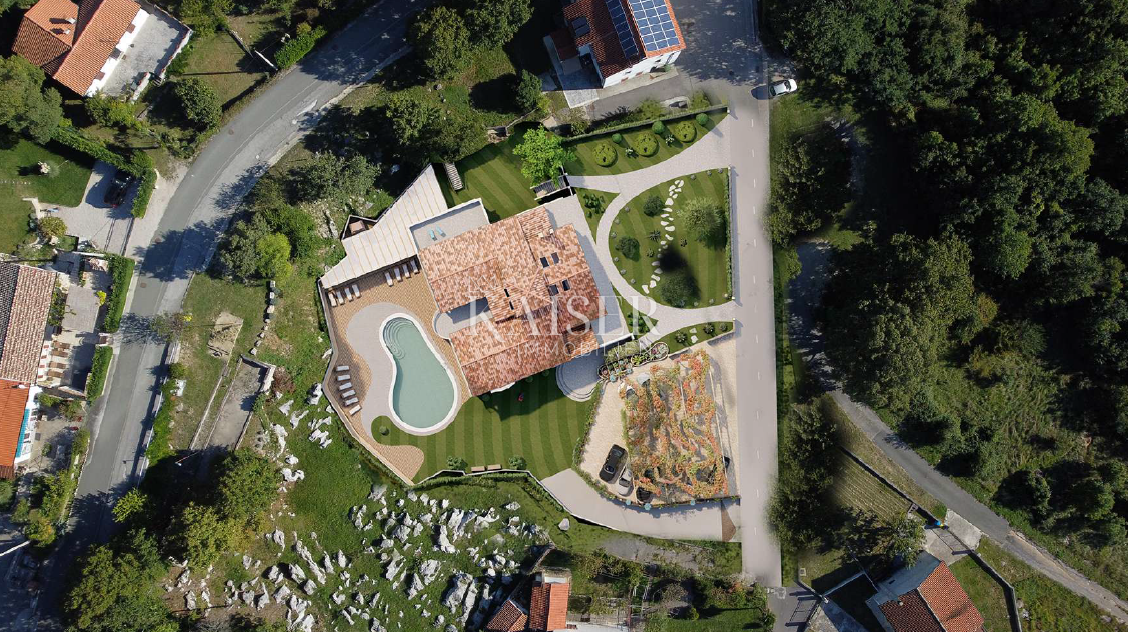 Istria - Laurana, hotel con 12 camere, wellness, spa in fase di completamento