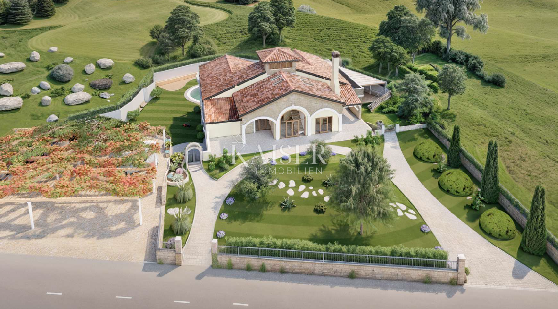 Istria - Laurana, hotel con 12 camere, wellness, spa in fase di completamento