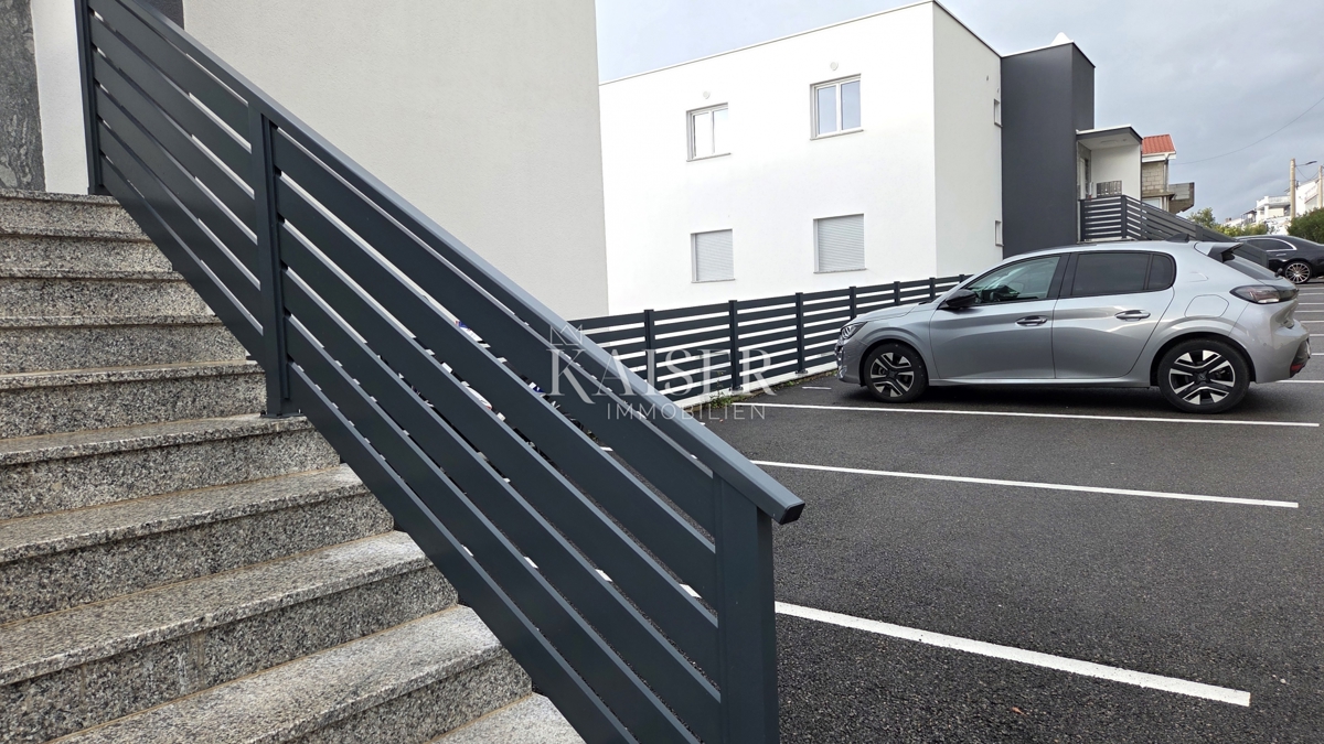 Crikvenica - appartamento, 2 camere da letto + soggiorno, nuovo edificio con vista, terrazza e parcheggio