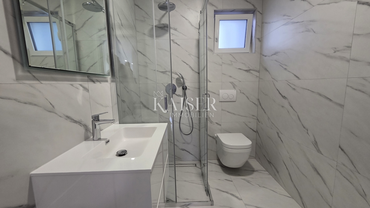 Crikvenica - appartamento, 2 camere da letto + soggiorno, nuovo edificio con vista, terrazza e parcheggio