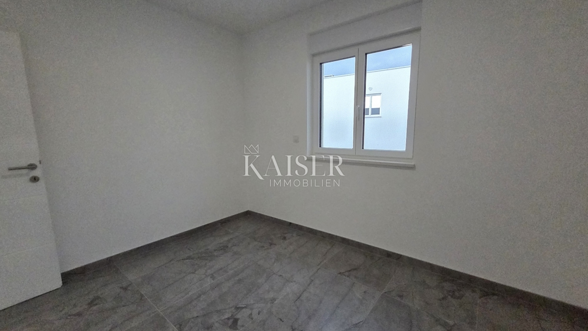 Crikvenica - appartamento, 2 camere da letto + soggiorno, nuovo edificio con vista, terrazza e parcheggio