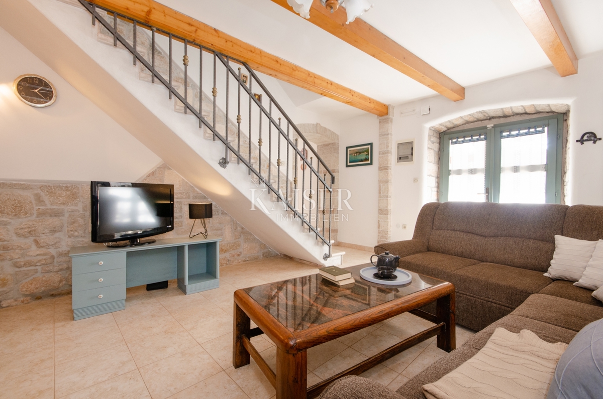 Istria, zona di Rovigno - affascinante casa in pietra di 170m2 con piscina