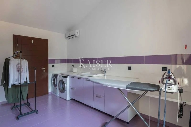 Villa Žaborić, Šibenik - Okolica, 175m2