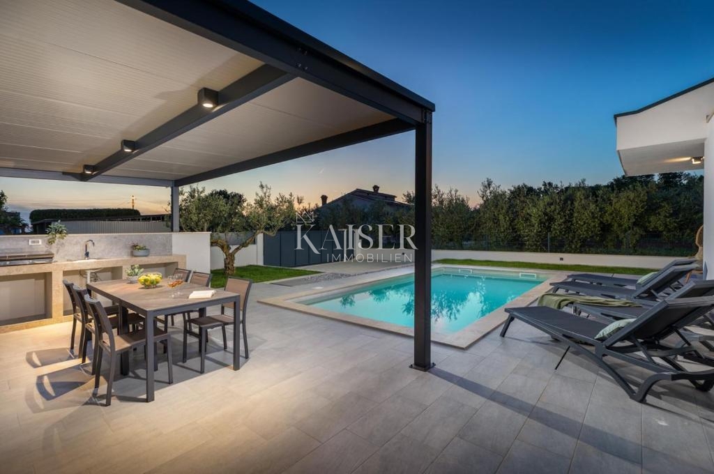 Istria, Parenzo, villa con piscina e vista mare