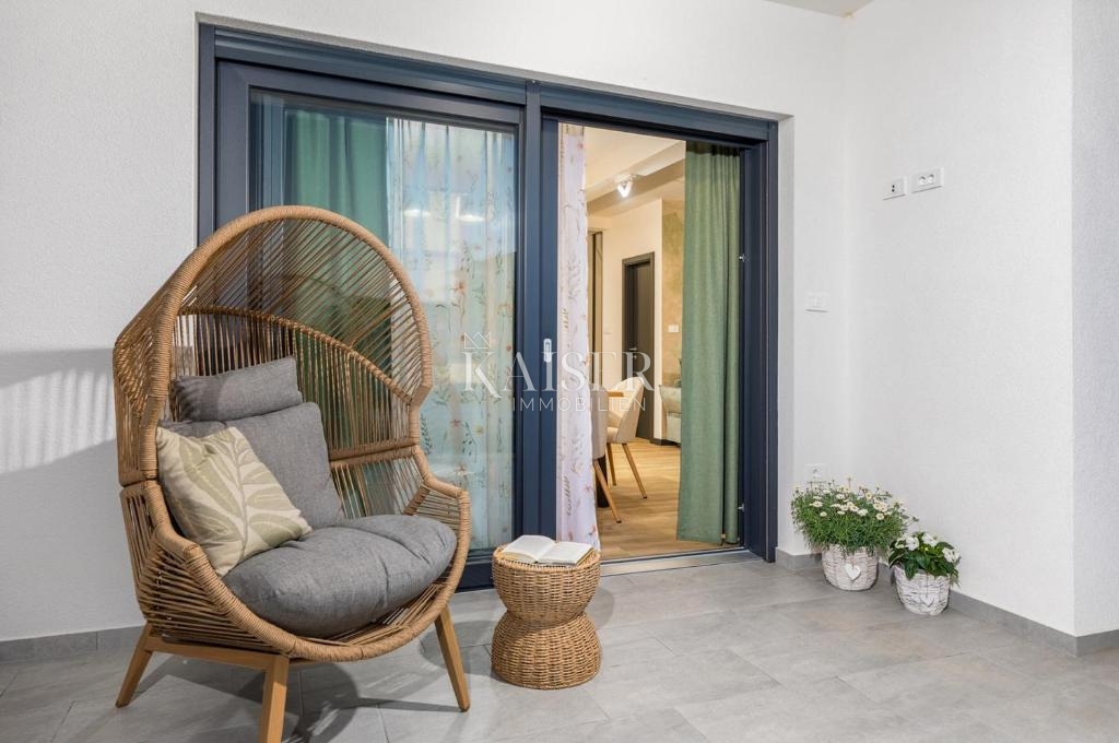 Istria, Parenzo, villa con piscina e vista mare