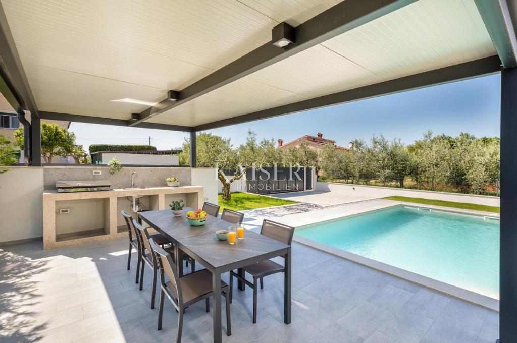 Istria, Parenzo, villa con piscina e vista mare