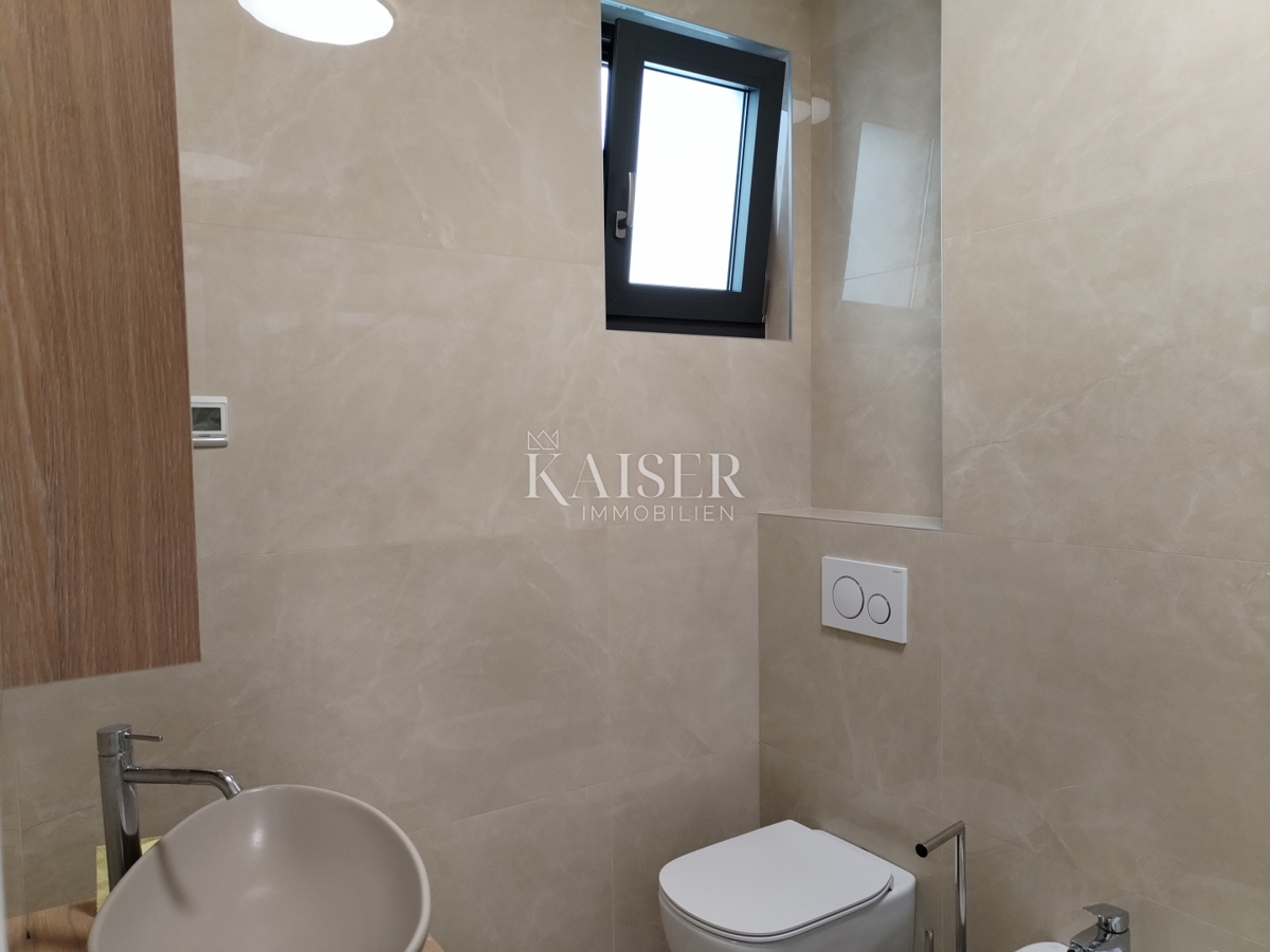 Istria, zona Umago, appartamento 66m2 a 300m dal mare