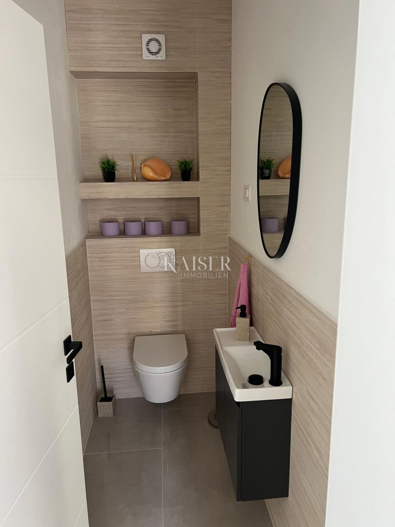 Srima, Vodice - Moderna casa a tre piani (S1) con vista mare