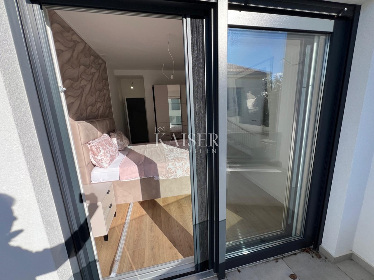 Srima, Vodice - Moderna casa a tre piani (S1) con vista mare