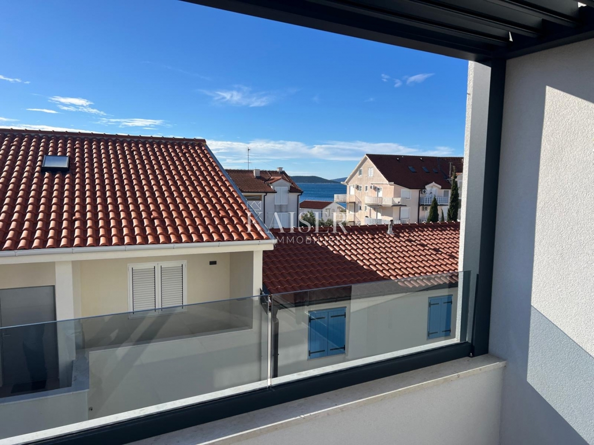 Srima, Vodice - Moderna casa a tre piani (S1) con vista mare