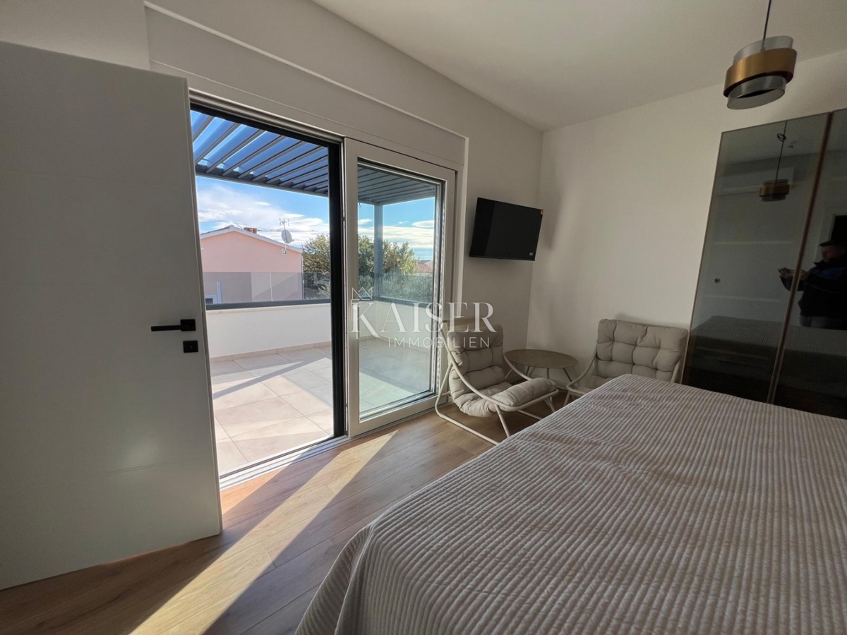 Srima, Vodice - Moderna casa a tre piani (S1) con vista mare