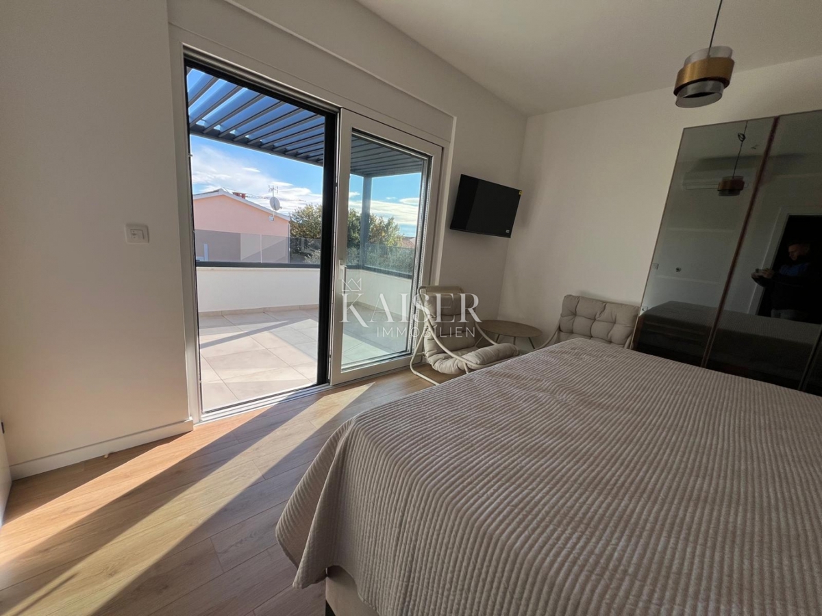 Srima, Vodice - Moderna casa a tre piani (S1) con vista mare