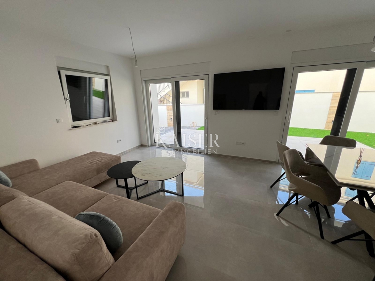 Srima, Vodice - Moderna casa a tre piani (S1) con vista mare