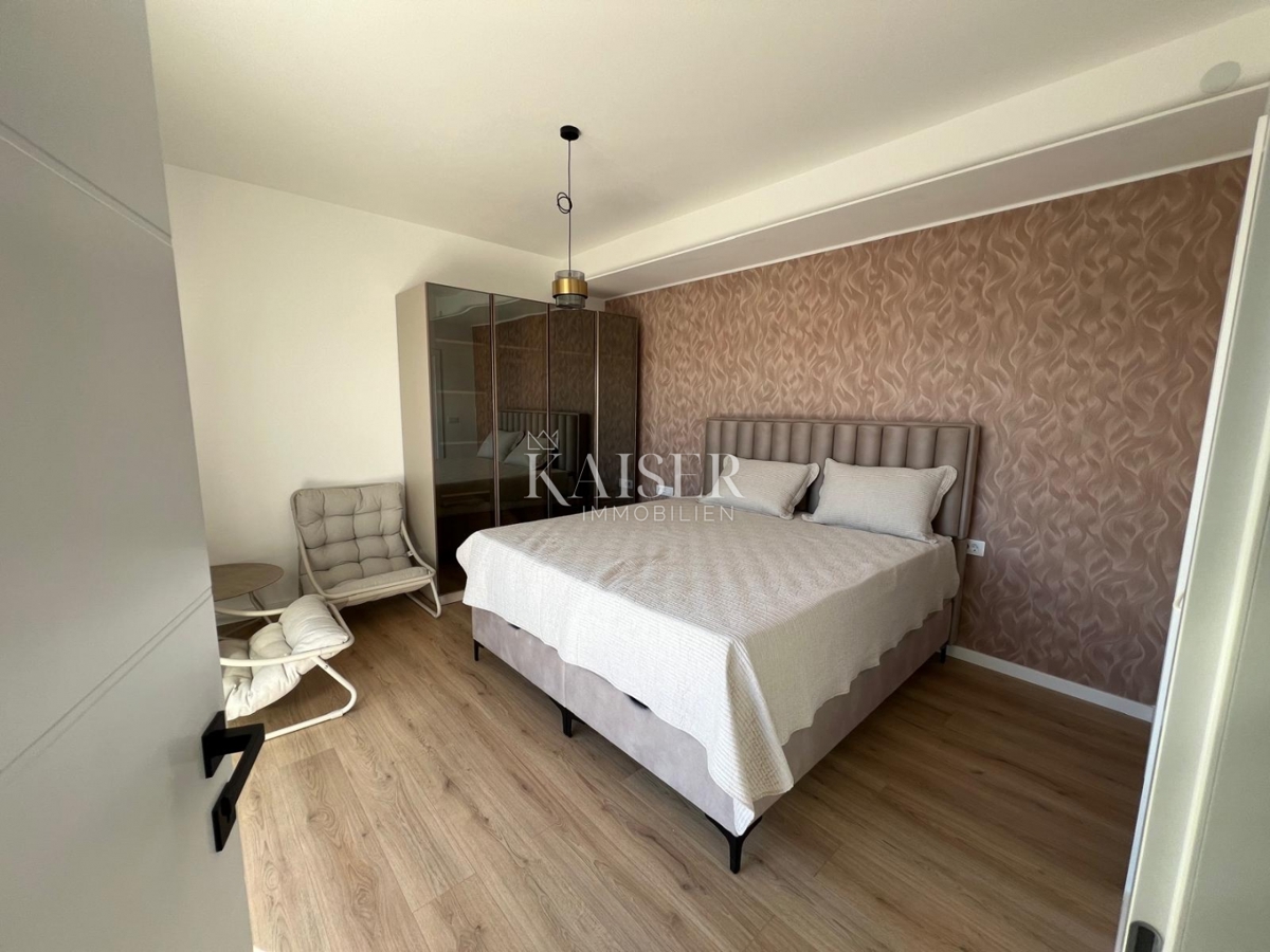 Srima, Vodice - Moderna casa a tre piani (S1) con vista mare