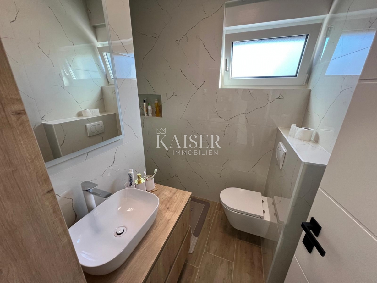 Srima, Vodice - Moderna casa a tre piani (S1) con vista mare