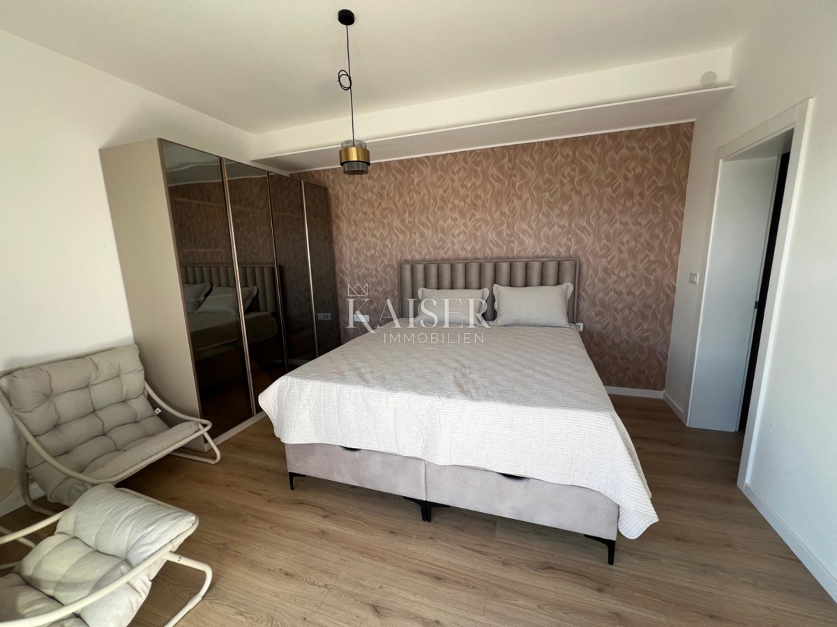 Srima, Vodice - Moderna casa a tre piani (S1) con vista mare