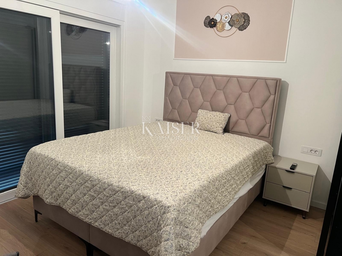 Srima, Vodice - Moderna casa a tre piani (S1) con vista mare