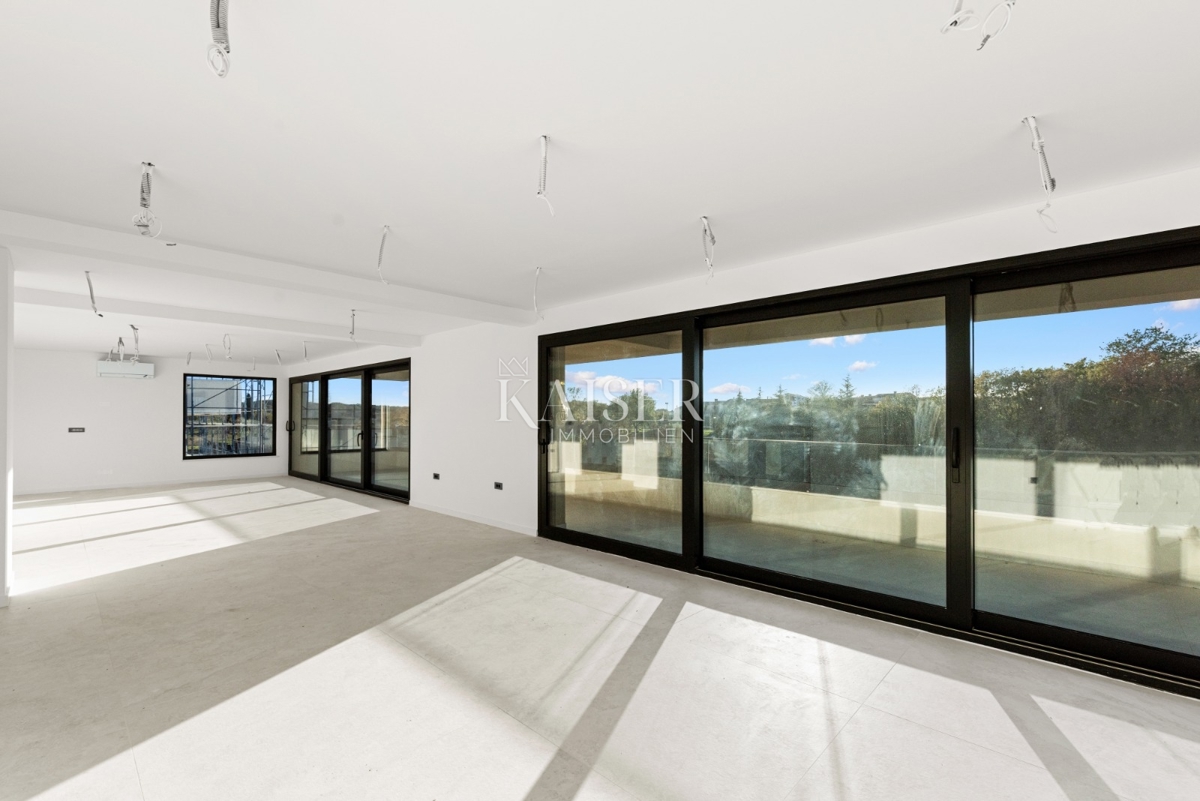 Istria - Parenzo, nuovo attico di lusso con terrazza sul tetto