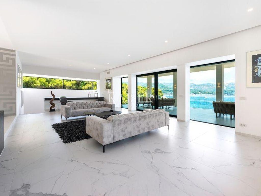 Unica villa moderna fronte mare con ingresso privato alla spiaggia - Isola di Kolocep