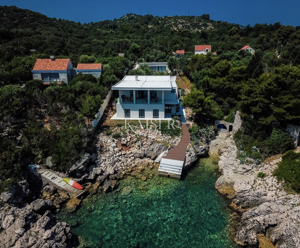 Unica villa moderna fronte mare con ingresso privato alla spiaggia - Isola di Kolocep