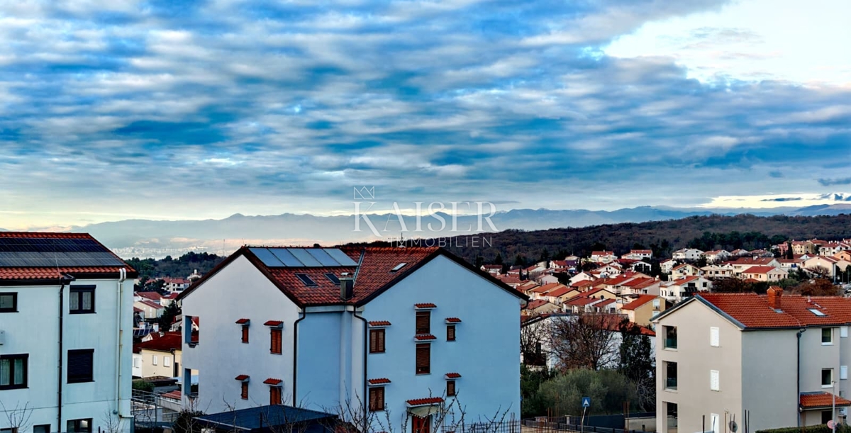 Isola di Krk, Malinska - moderna casa bifamiliare di 120m2 con piscina