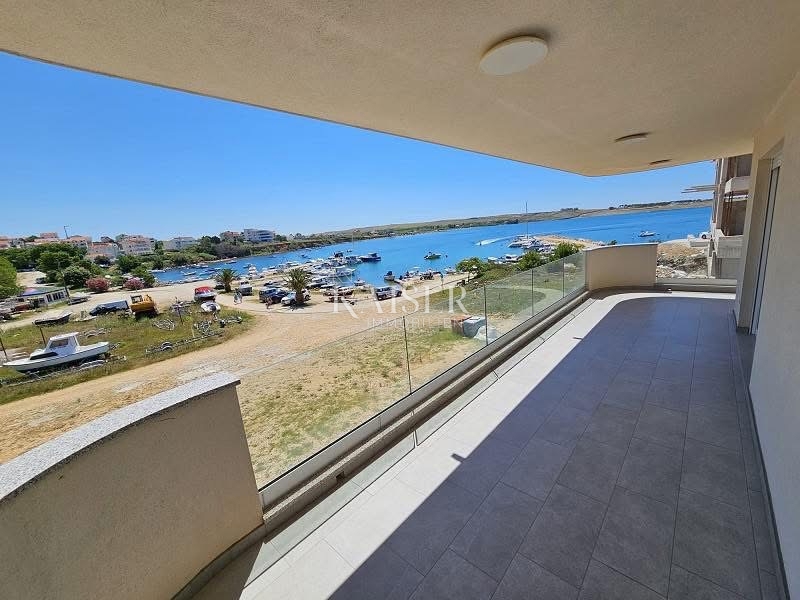 Pag, Povljana - appartamento 56 m2 prima fila al mare