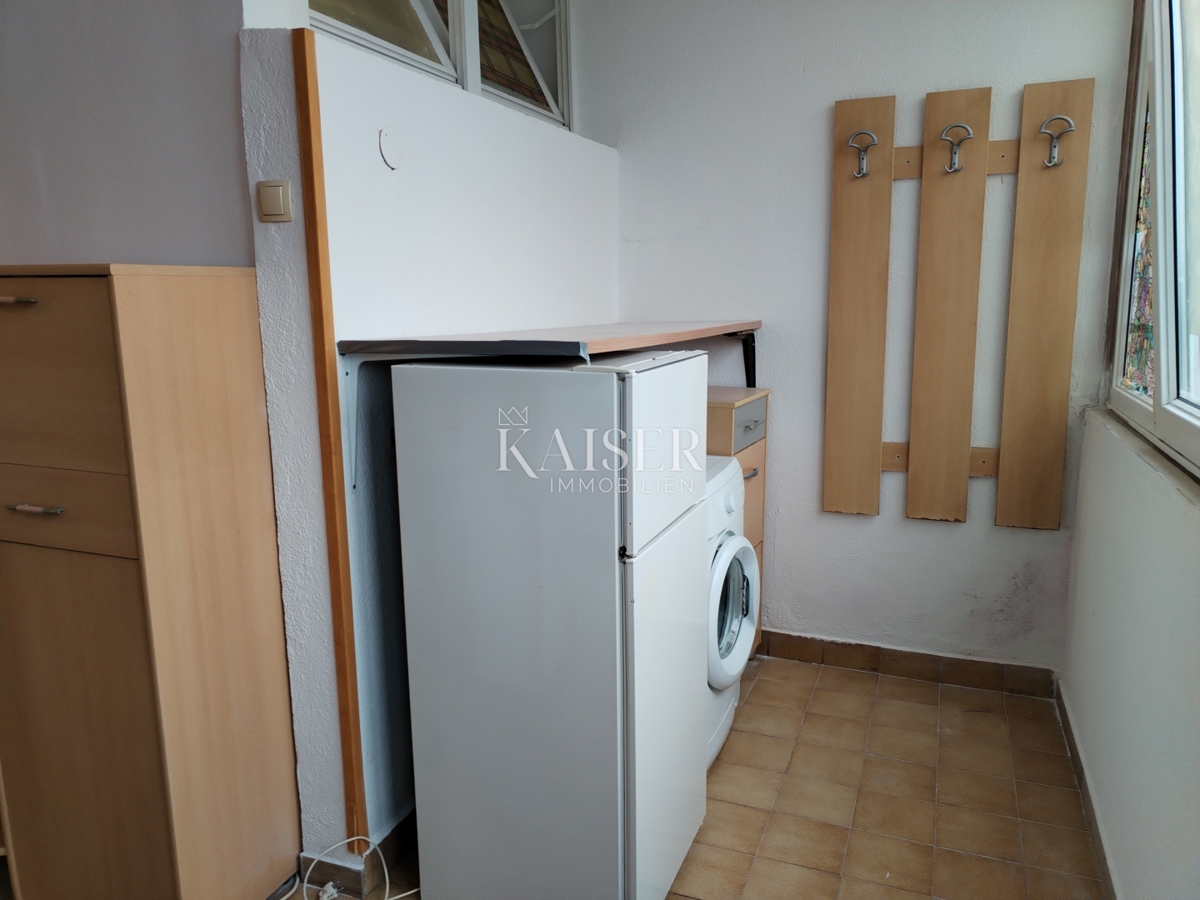 Istria, Umago, monolocale in centro, 27m2, a 500m dal mare