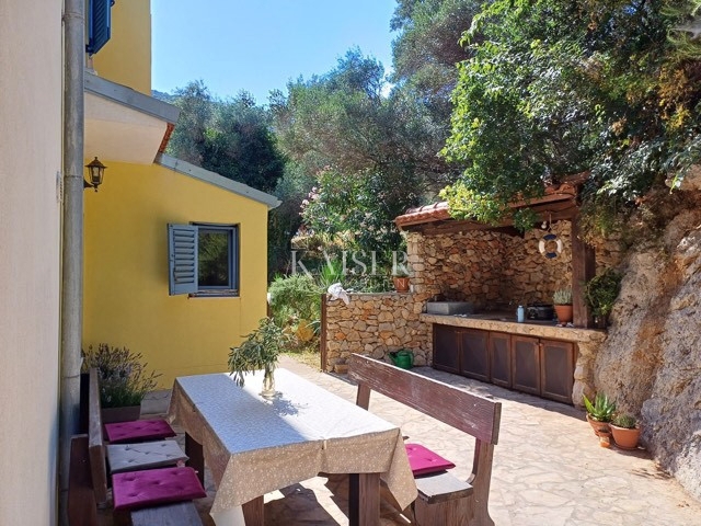 Spazioso appartamento al piano terra a Sveti Jakov – Isola di Lussino