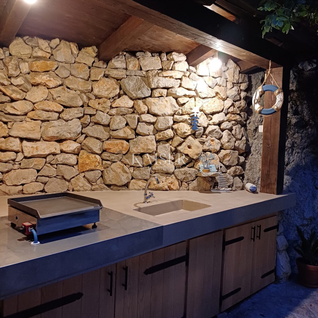 Spazioso appartamento al piano terra a Sveti Jakov – Isola di Lussino