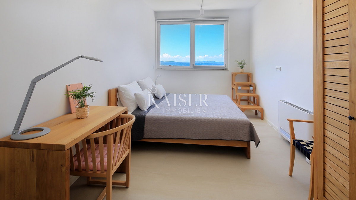 Isola di Krk, Malinska - Villa moderna di 200 m2 con piscina e vista mare