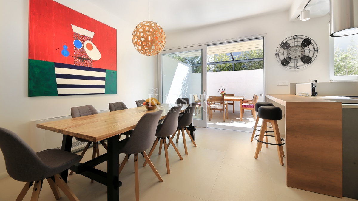 Isola di Krk, Malinska - Villa moderna di 200 m2 con piscina e vista mare