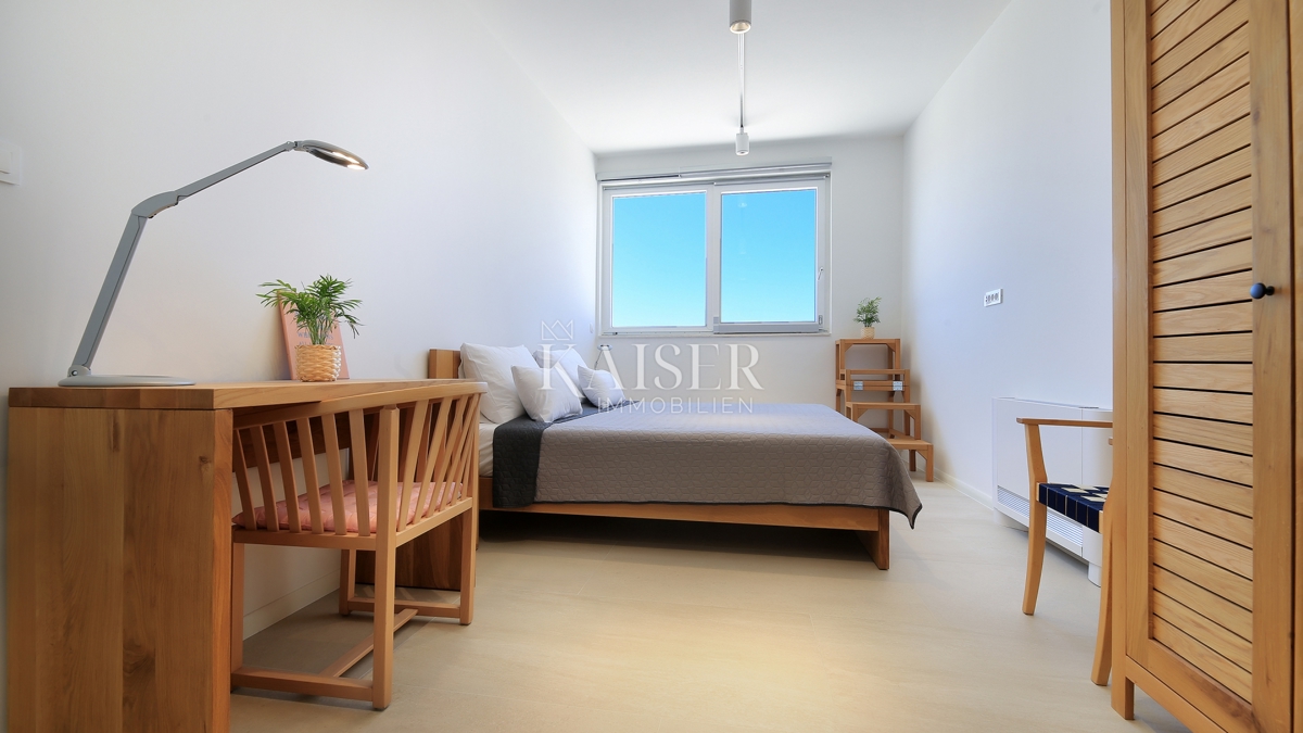 Isola di Krk, Malinska - Villa moderna di 200 m2 con piscina e vista mare