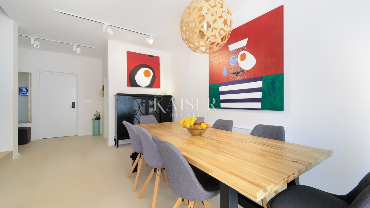 Isola di Krk, Malinska - Villa moderna di 200 m2 con piscina e vista mare