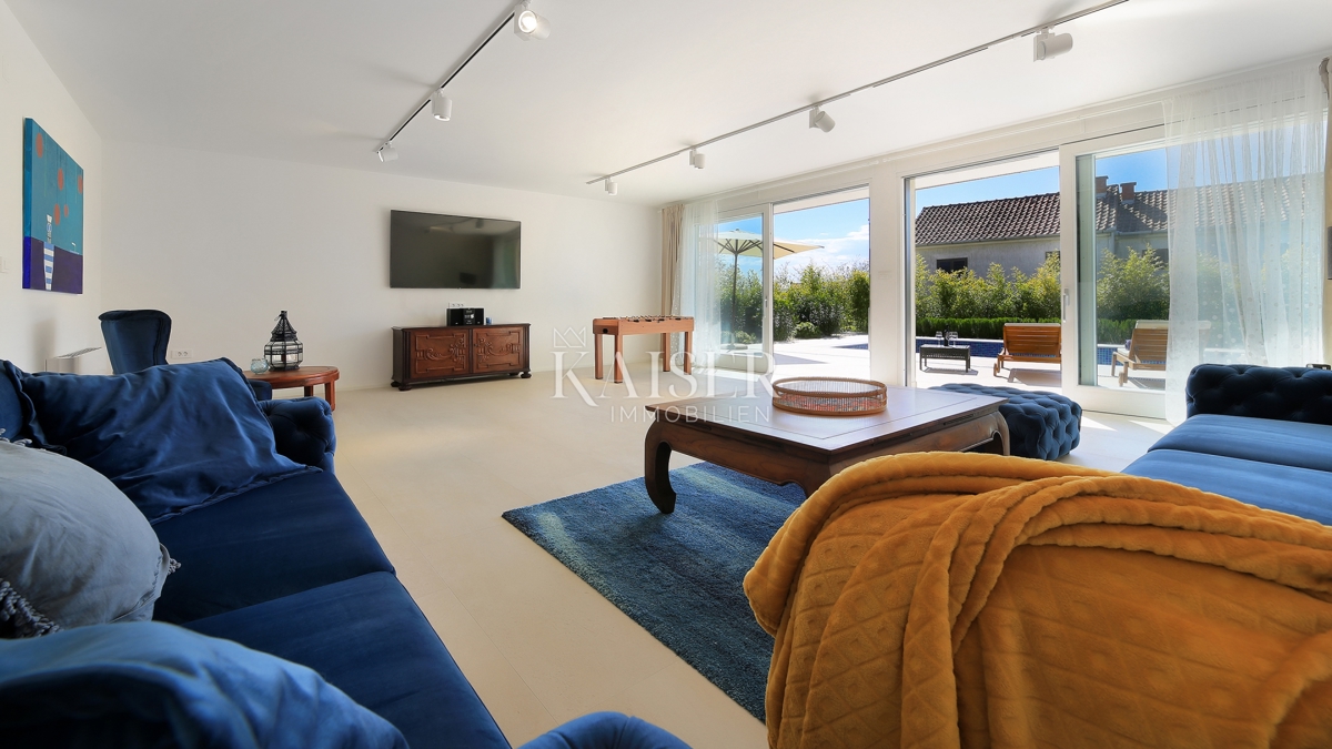 Isola di Krk, Malinska - Villa moderna di 200 m2 con piscina e vista mare