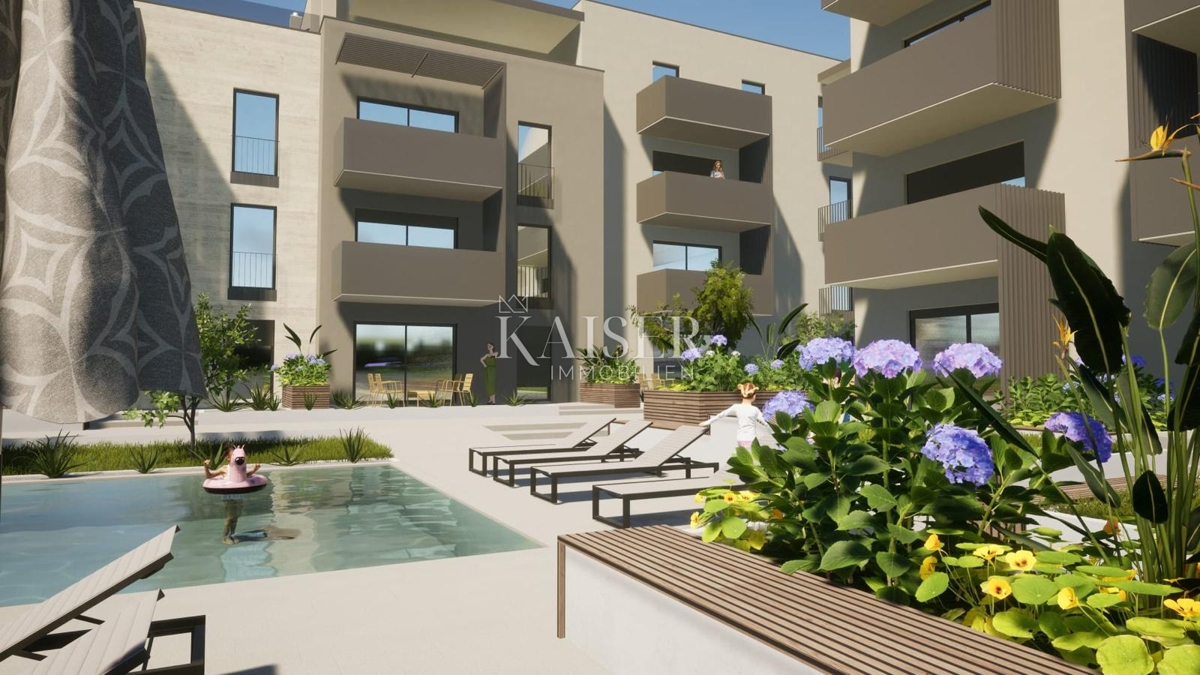 Istria - Parenzo, appartamento in un edificio con ascensore e piscina, due camere da letto