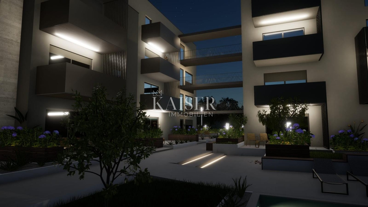 Istria - Parenzo, appartamento in un edificio con ascensore e piscina, due camere da letto