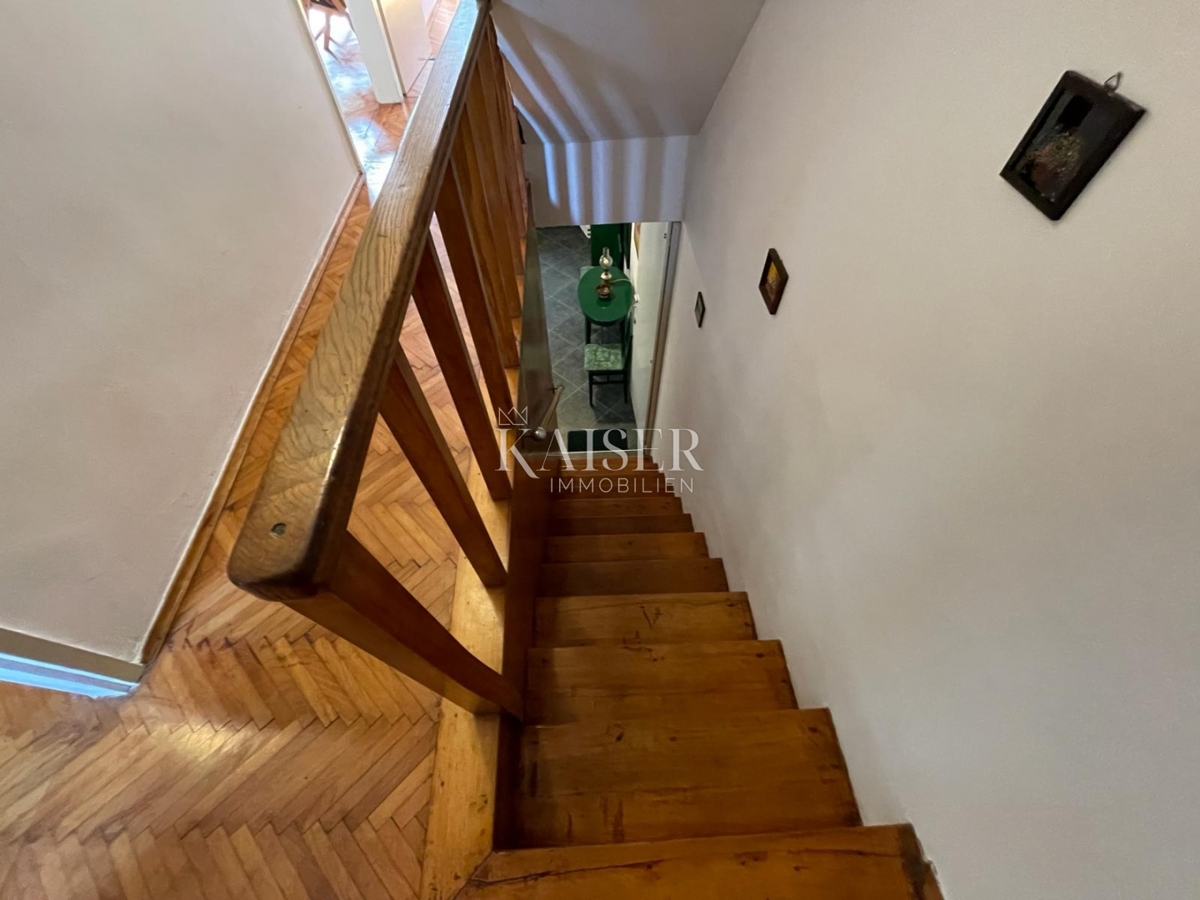 Isola di Krk, Punat - autentica casa in pietra in prima fila sul mare