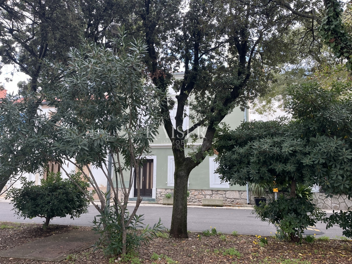 Isola di Krk, Punat - autentica casa in pietra in prima fila sul mare