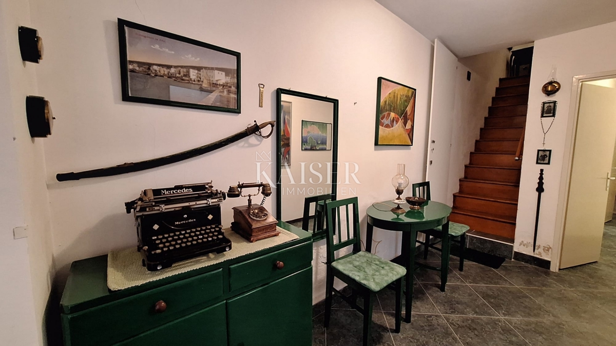 Isola di Krk, Punat - autentica casa in pietra in prima fila sul mare