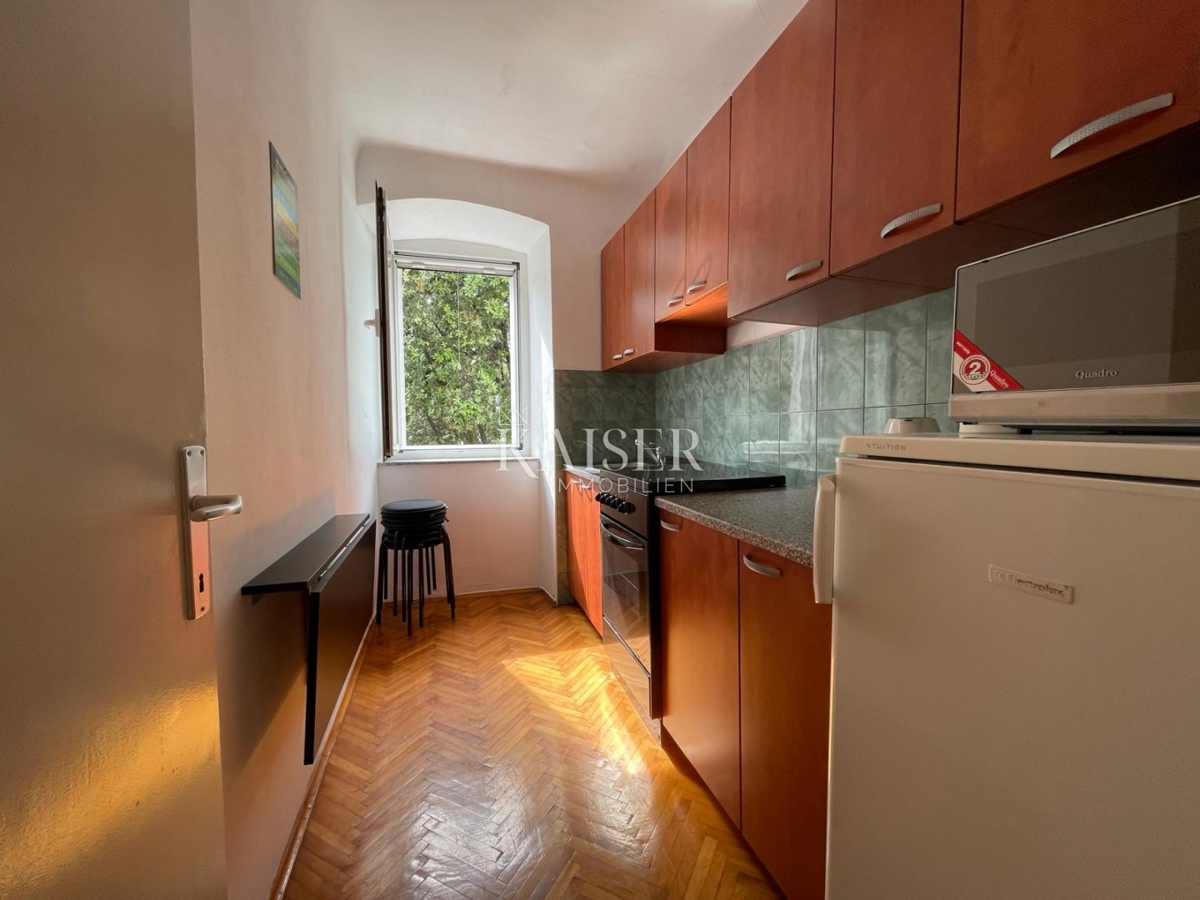 Isola di Krk, Punat - autentica casa in pietra in prima fila sul mare