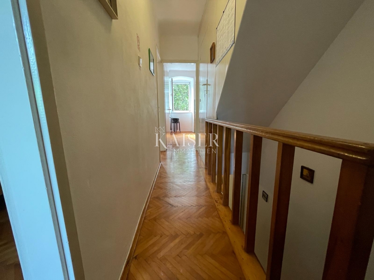 Isola di Krk, Punat - autentica casa in pietra in prima fila sul mare